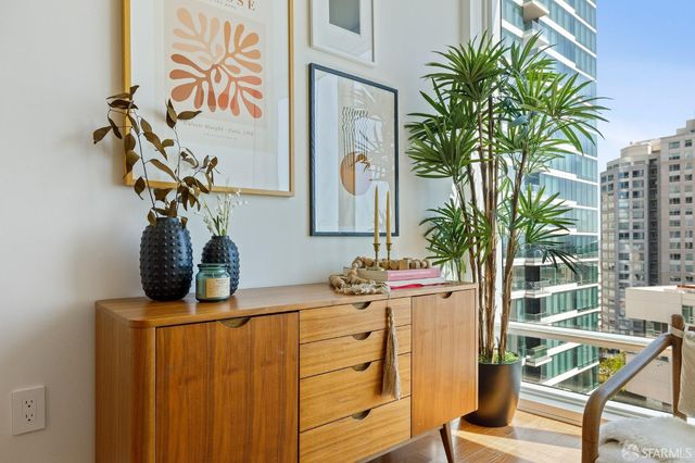 425 1st Street 1008, San Francisco, CA 94105