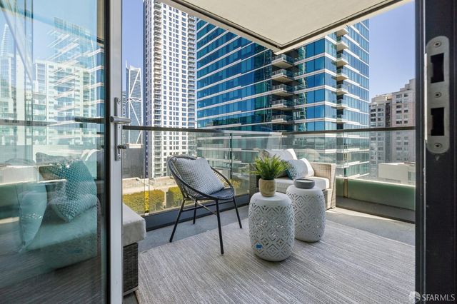 425 1st Street 1008, San Francisco, CA 94105