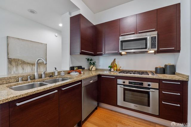 425 1st Street 1008, San Francisco, CA 94105