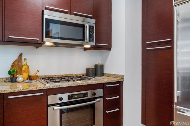 425 1st Street 1008, San Francisco, CA 94105