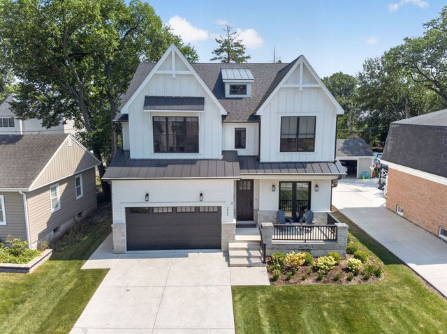 213 S Berkley Avenue, Elmhurst, IL 60126