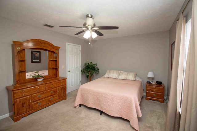 114 Lake Forest Dr, La Vergne, TN 37086