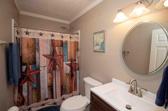 114 Lake Forest Dr, La Vergne, TN 37086