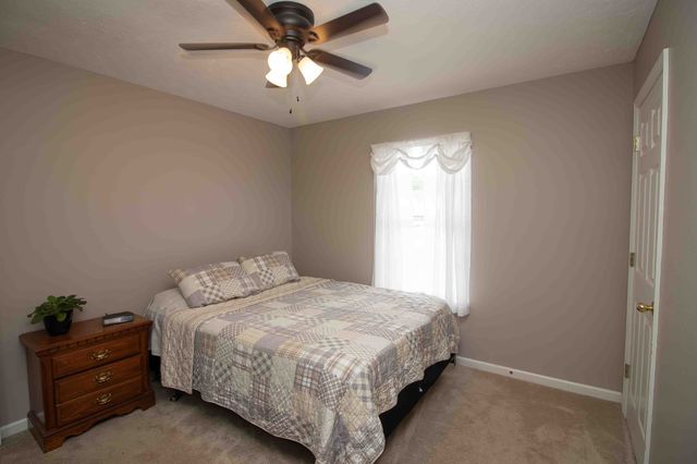114 Lake Forest Dr, La Vergne, TN 37086