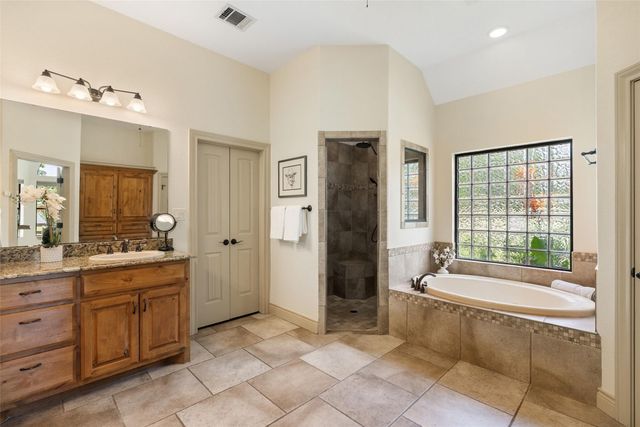 343 Colorado DR, Cedar Creek, TX 78612