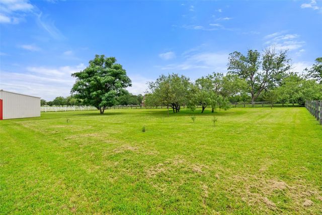 343 Colorado DR, Cedar Creek, TX 78612