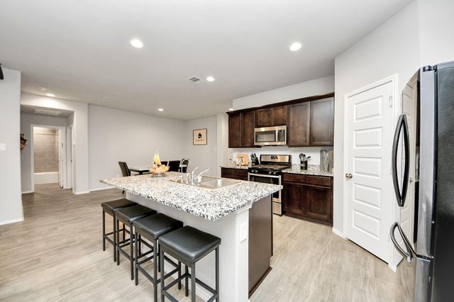 6806 Amber Cliff Lane, Richmond, TX 77469