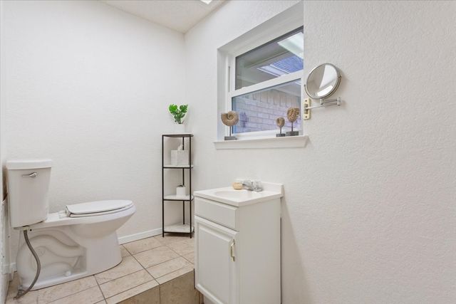 6904 Viking Drive, Waco, TX 76710