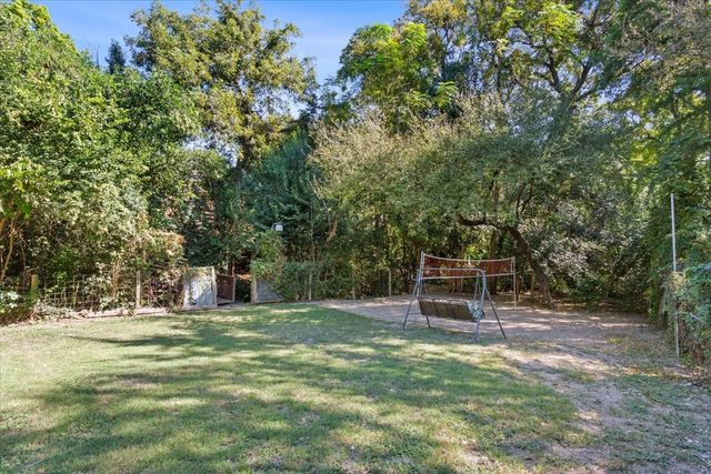 6904 Viking Drive, Waco, TX 76710