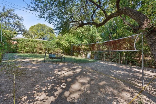 6904 Viking Drive, Waco, TX 76710