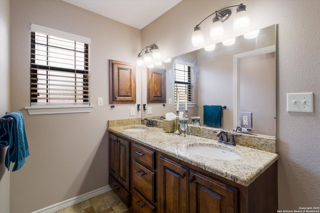 1758 Crooked Creek, Pleasanton, TX 78064