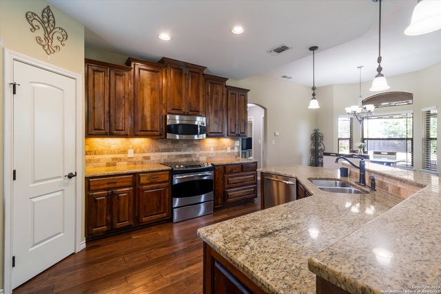 1758 Crooked Creek, Pleasanton, TX 78064