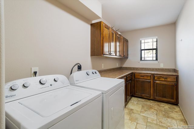1758 Crooked Creek, Pleasanton, TX 78064