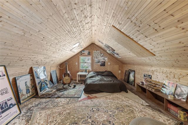 911 S Van Buren Street, Iowa City, IA 52240