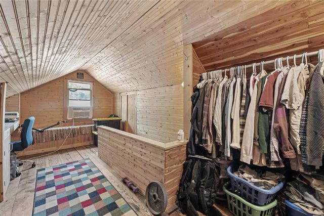 911 S Van Buren Street, Iowa City, IA 52240