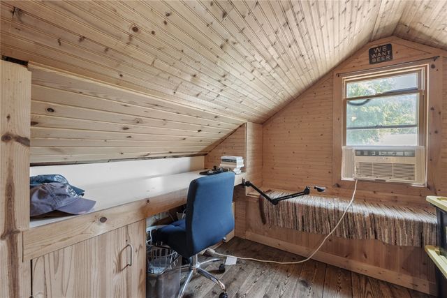 911 S Van Buren Street, Iowa City, IA 52240