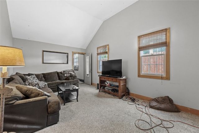 911 S Van Buren Street, Iowa City, IA 52240