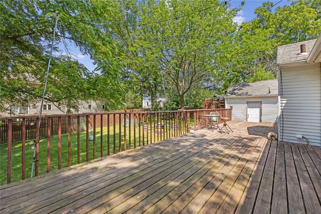 911 S Van Buren Street, Iowa City, IA 52240