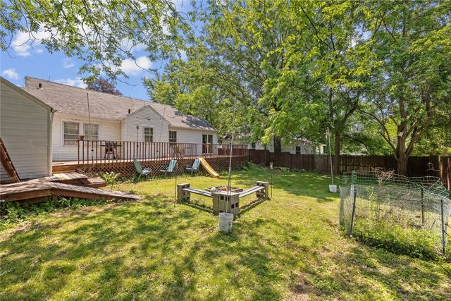 911 S Van Buren Street, Iowa City, IA 52240