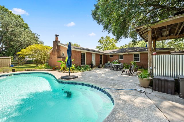 1352 Honeysuckle Lane, Charleston, SC 29412