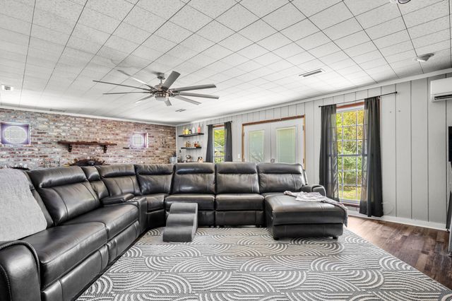 1352 Honeysuckle Lane, Charleston, SC 29412