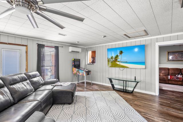 1352 Honeysuckle Lane, Charleston, SC 29412