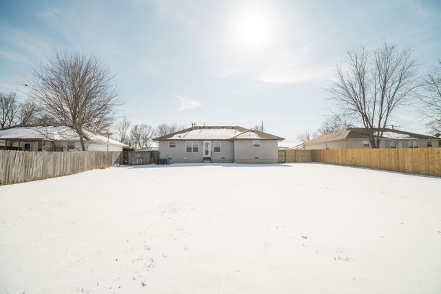 1835 W Farm Road 102, Springfield, MO 65803