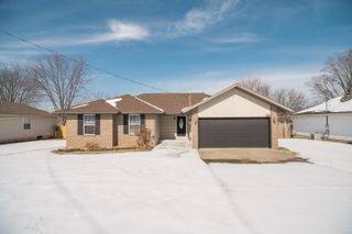 1835 W Farm Road 102, Springfield, MO 65803