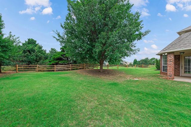 744 Longmeadow Lane, Edmond, OK 73003
