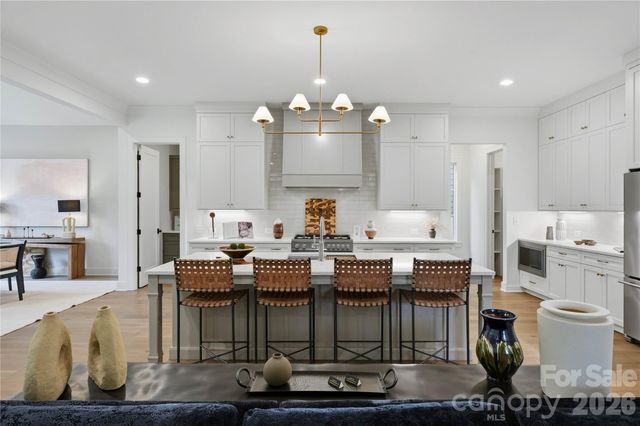 1115 Lomax Avenue, Charlotte, NC 28211