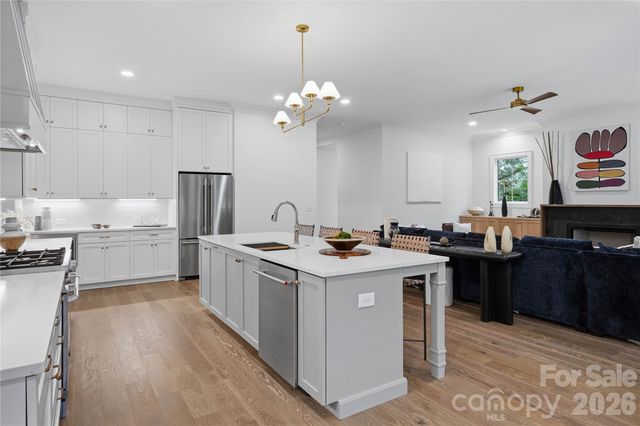 1115 Lomax Avenue, Charlotte, NC 28211