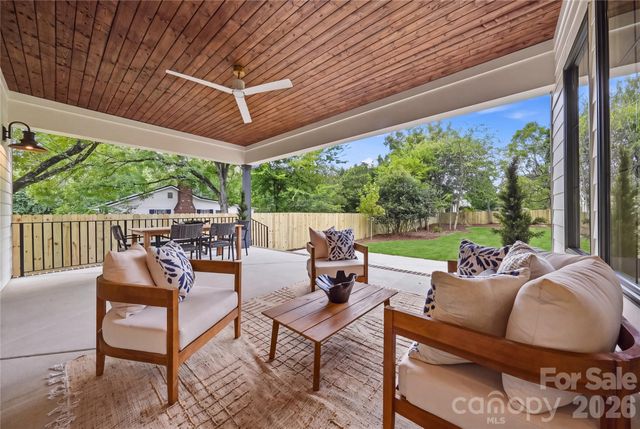 1115 Lomax Avenue, Charlotte, NC 28211