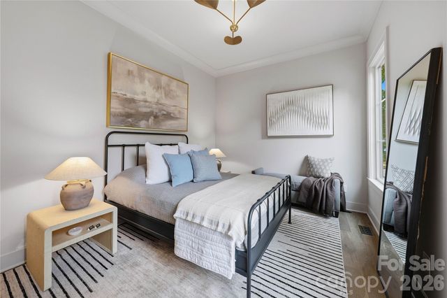 1115 Lomax Avenue, Charlotte, NC 28211