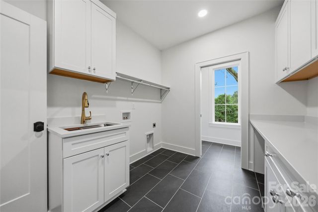 1115 Lomax Avenue, Charlotte, NC 28211