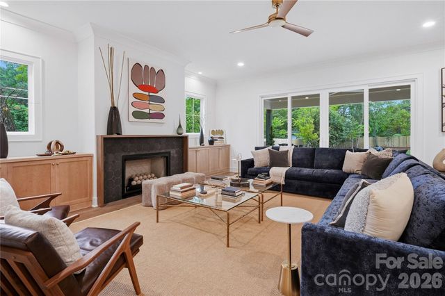 1115 Lomax Avenue, Charlotte, NC 28211