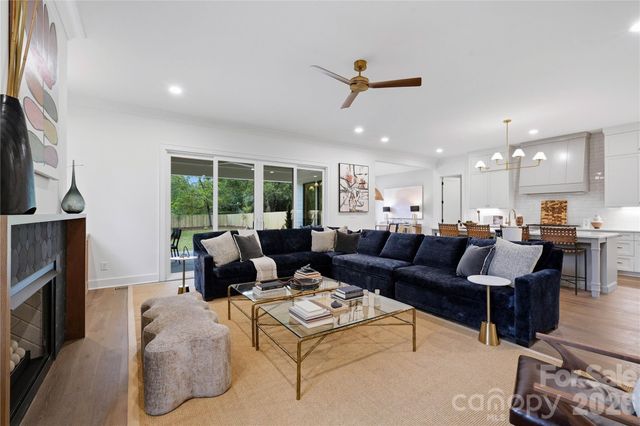 1115 Lomax Avenue, Charlotte, NC 28211