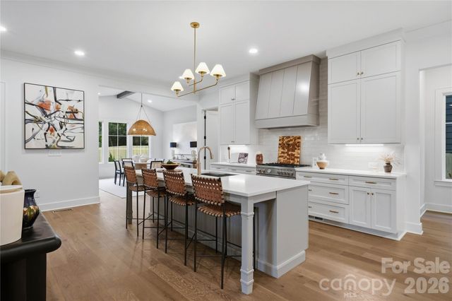 1115 Lomax Avenue, Charlotte, NC 28211