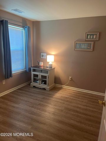 7 Bugle Way, Tinton Falls, NJ 07753