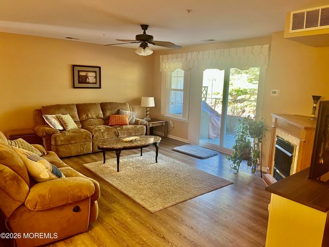 7 Bugle Way, Tinton Falls, NJ 07753