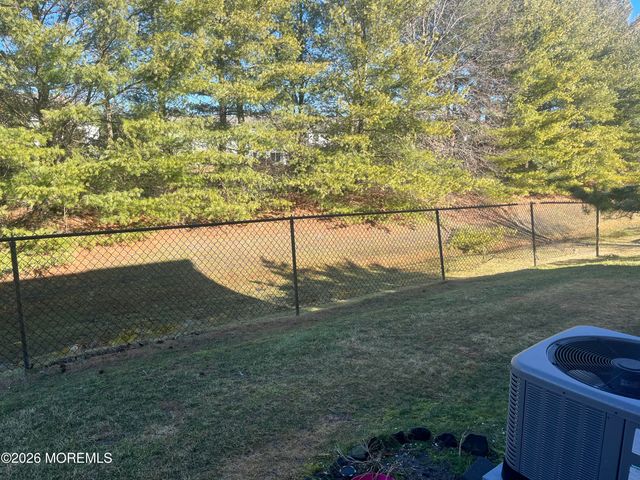 7 Bugle Way, Tinton Falls, NJ 07753