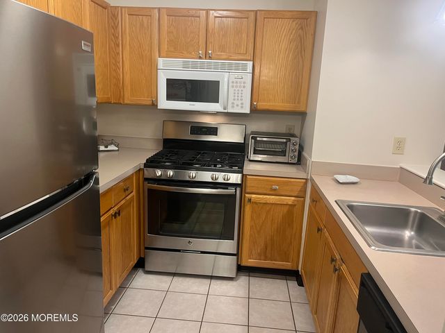 7 Bugle Way, Tinton Falls, NJ 07753