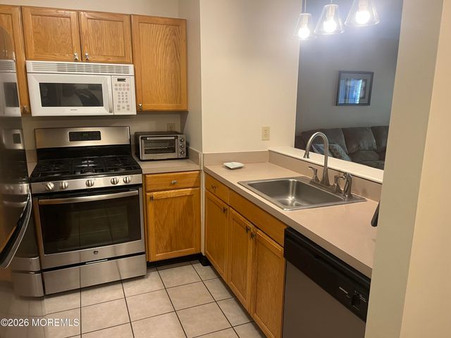 7 Bugle Way, Tinton Falls, NJ 07753