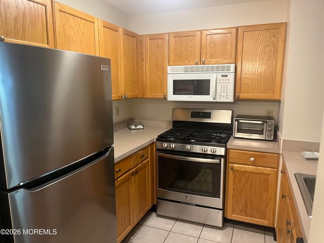 7 Bugle Way, Tinton Falls, NJ 07753