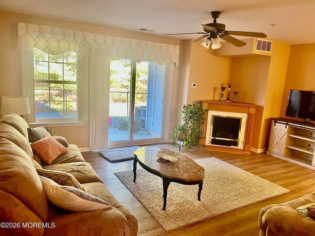 7 Bugle Way, Tinton Falls, NJ 07753