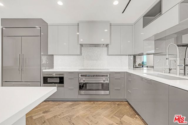 1100 Alta Loma Road 1404, West Hollywood, CA 90069