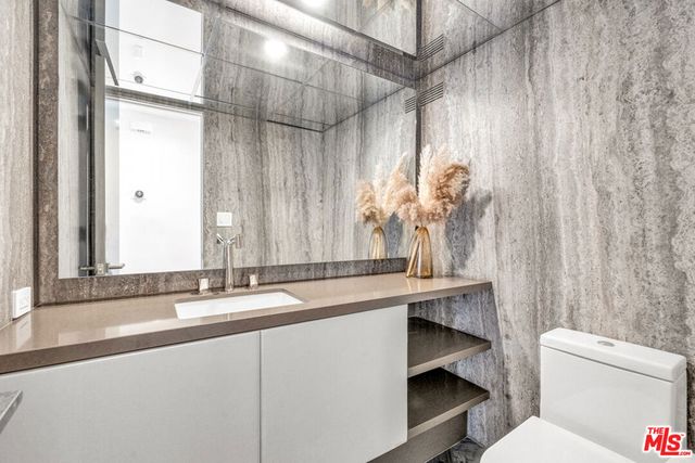 1100 Alta Loma Road 1404, West Hollywood, CA 90069