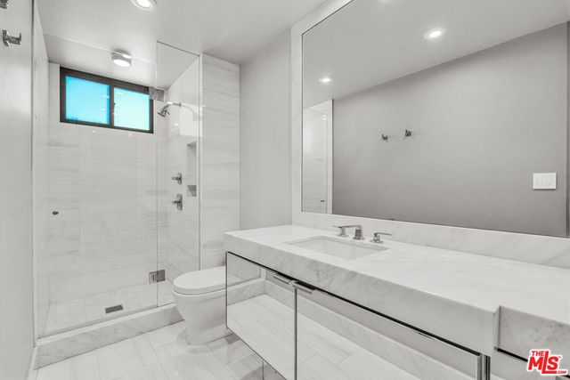 1100 Alta Loma Road 1404, West Hollywood, CA 90069