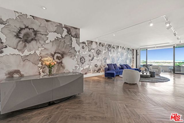 1100 Alta Loma Road 1404, West Hollywood, CA 90069
