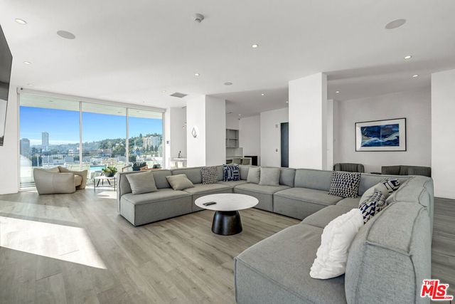 1100 Alta Loma Road 1404, West Hollywood, CA 90069