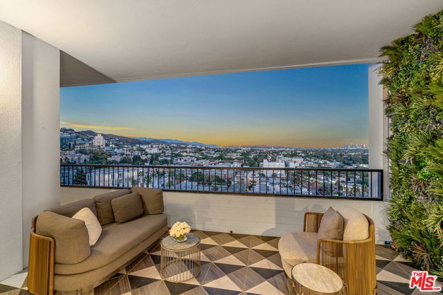 1100 Alta Loma Road 1404, West Hollywood, CA 90069